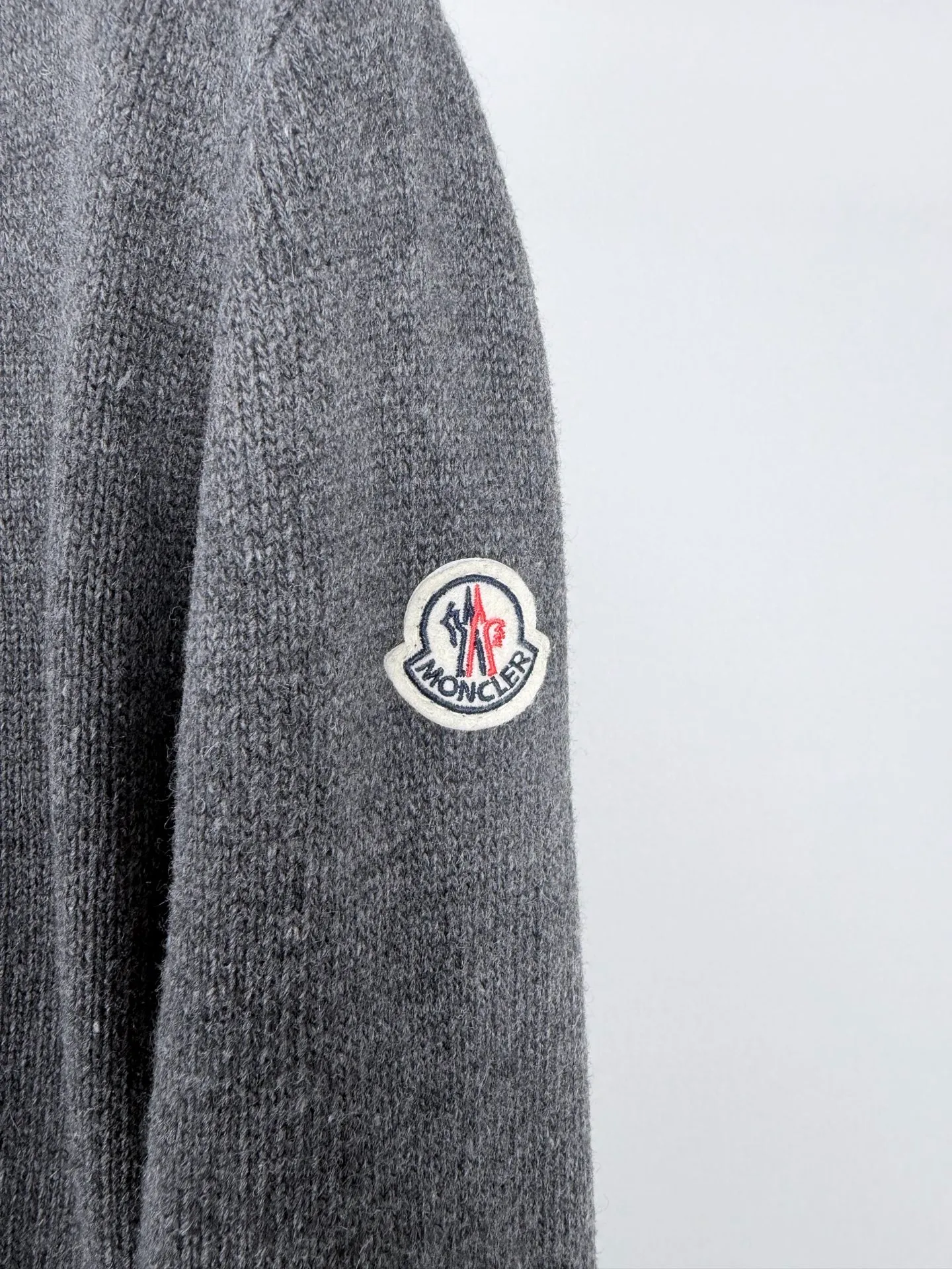 MONCLER/ ： 50% ，20% ，30% 。［ ］ ： ， ， Same Style 。 。 ： ， ， 3200 。 ， ， 。 ： 1：1 ： 1：1 ： 1：1 Size：S-M-L-XL ：